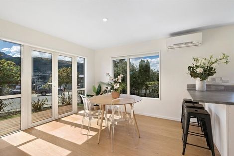 Photo of property in 33 Oregon Drive, Kelvin Heights, Queenstown, 9300