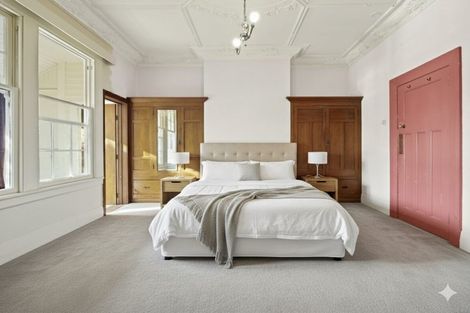 Photo of property in 34 Elm Row, Dunedin Central, Dunedin, 9016