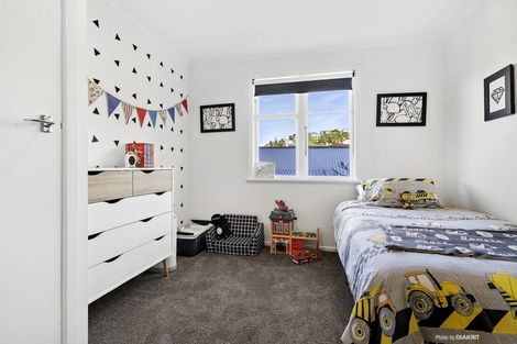 Photo of property in 76 Farnham Street, Mornington, Wellington, 6021