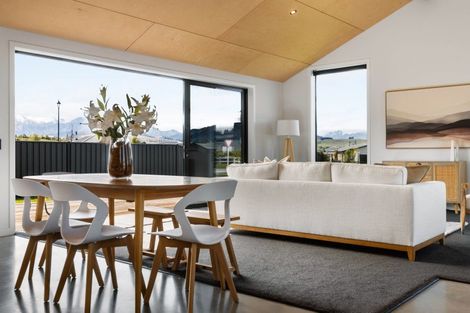 Photo of property in 3 Pepperwood Green, Albert Town, Wanaka, 9305