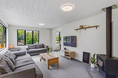 Photo of property in 5 Hurworth Grove, Waikanae, 5036