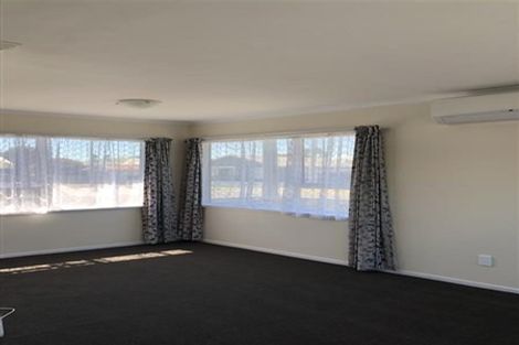 Photo of property in 21 Mako Mako Road, Levin, 5510