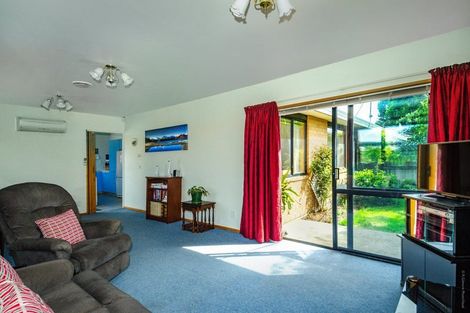 Photo of property in 2/25 Aberfoyle Place, Parklands, Christchurch, 8083