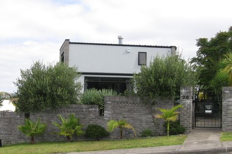 Photo of property in 26 Marama Street, Castor Bay, Auckland, 0620