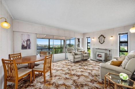 Photo of property in 1/3 Hall Road, Glenfield, Auckland, 0629