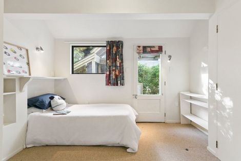 Photo of property in 10 Kate Way, Karori, Wellington, 6012