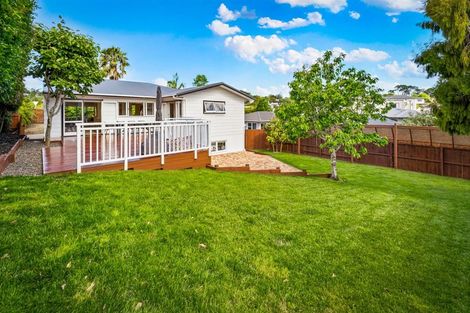 Photo of property in 70 Blakeborough Drive, Forrest Hill, Auckland, 0620
