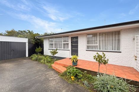 Photo of property in 4/27 Oxley Avenue, St Albans, Christchurch, 8014