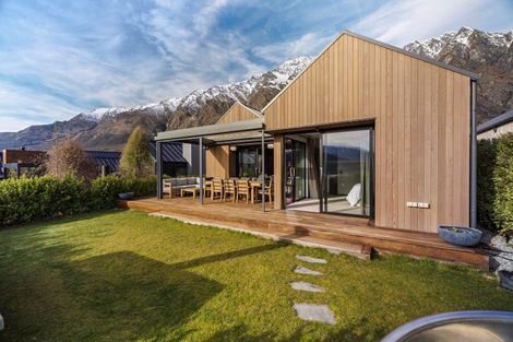 Photo of property in 11b Double Cone Road, Jacks Point, Queenstown, 9371