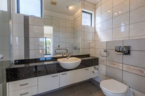 Photo of property in 34 Ngaiwi Street, Orakei, Auckland, 1071