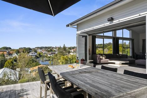 Photo of property in 86 Brougham Street, New Plymouth, 4310