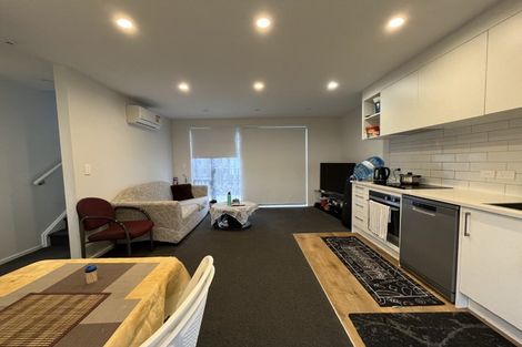 Photo of property in 12/1 Fruitvale Road, New Lynn, Auckland, 0600