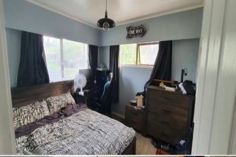 Photo of property in 82 Whangaparaoa Road, Red Beach, 0932