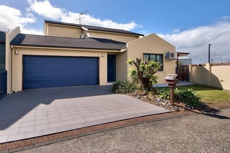 Photo of property in 11k Clearwater Cove, West Harbour, Auckland, 0618
