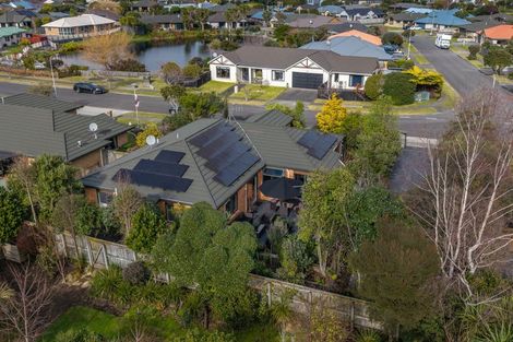 Photo of property in 11 Harry Shaw Way, Raumati South, Paraparaumu, 5032