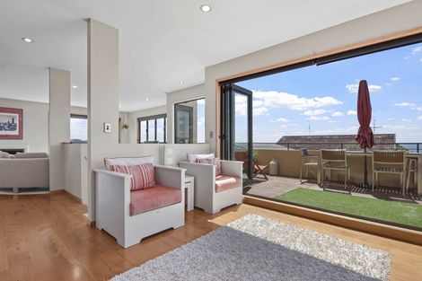 Photo of property in 31 Durness Place, Red Beach, 0932