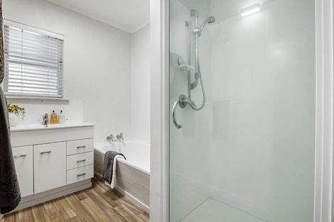 Photo of property in 4/155 Shakespeare Road, Milford, Auckland, 0620