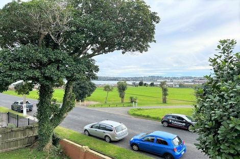 Photo of property in 7a Waterfront Road, Mangere Bridge, Auckland, 2022