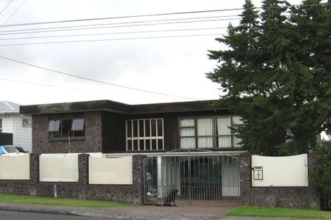 Photo of property in 296 Royal Road, Massey, Auckland, 0614