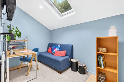 Photo of property in 21a Savoy Road, Glen Eden, Auckland, 0602