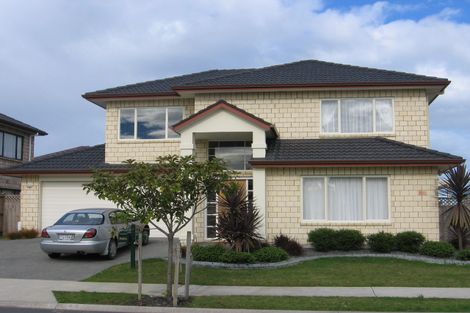 Photo of property in 3 Bridgefield Crescent, Flat Bush, Auckland, 2016