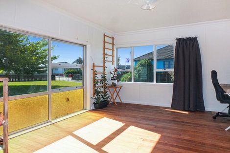 Photo of property in 19 Johnston Street, Foxton, 4814