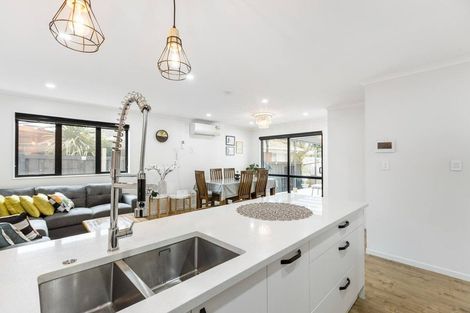 Photo of property in 8b Lynette Place, Mangere, Auckland, 2022