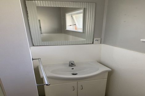 Photo of property in 18 Diana Drive, Glenfield, Auckland, 0627