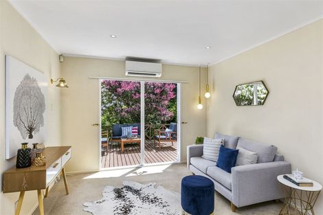 Photo of property in 32 Simla Crescent, Khandallah, Wellington, 6035