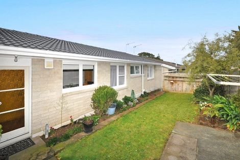 Photo of property in 2/97 Panama Road, Mount Wellington, Auckland, 1062