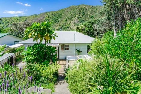 Photo of property in 27 Wellington Road, Paekakariki, 5034