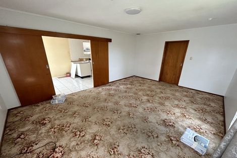 Photo of property in 21 Convair Crescent, Mangere, Auckland, 2022