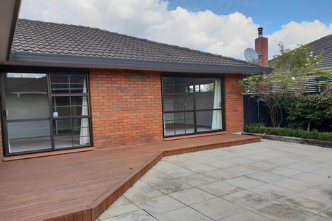 Photo of property in 6 Jensen Street, Hokowhitu, Palmerston North, 4410