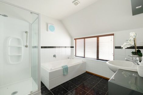 Photo of property in 4/20 Commons Avenue, Mount Maunganui, 3116