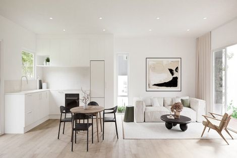 Photo of property in 2/5 Preston Avenue, Henderson, Auckland, 0610