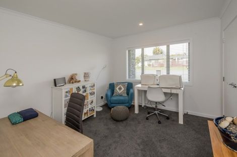 Photo of property in 2 Kilsby Place, Levin, 5510