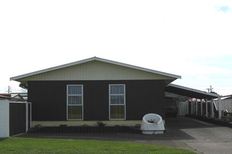 Photo of property in 31 Tongariro Street, Castlecliff, Whanganui, 4501