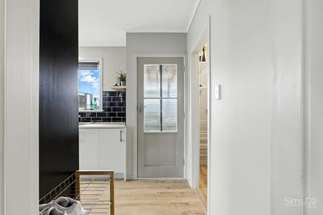 Photo of property in 4 Glenn Street, Castlecliff, Whanganui, 4501