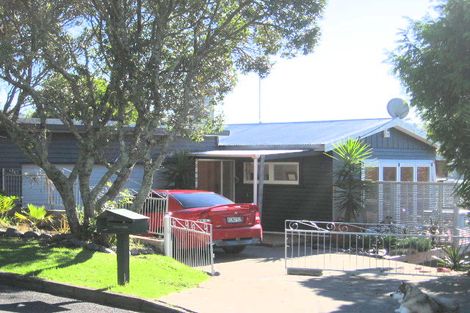 Photo of property in 10 Ocean View Road, Hatfields Beach, Orewa, 0931