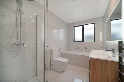 Photo of property in 19 Cronshaw Road, Karaka, 2113