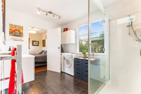 Photo of property in 55 Graham Avenue, Te Atatu Peninsula, Auckland, 0610