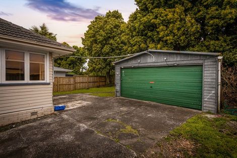 Photo of property in 15 Paton Avenue, Te Atatu South, Auckland, 0610