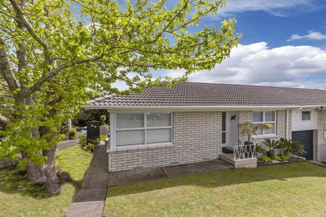 Photo of property in 2/40 Coronation Road, Hillcrest, Auckland, 0627