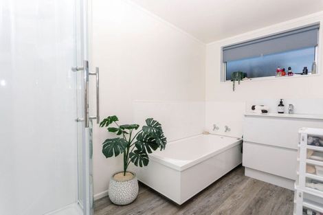 Photo of property in 17a Burns Street, Dannevirke, 4930