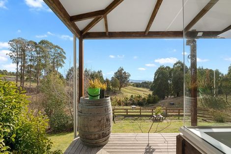 Photo of property in 66 Stagecoach Road, Upper Moutere, 7173