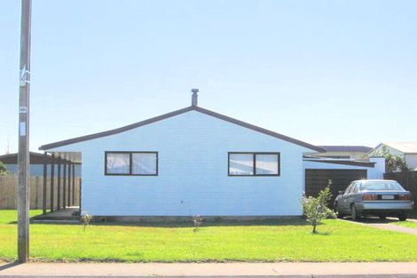 Photo of property in 1 Cholmondeley Crescent, Whitianga, 3510