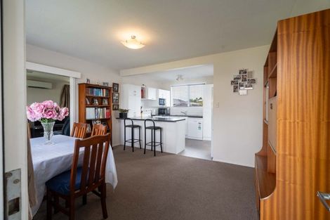 Photo of property in 12 Cowper Place, Avondale, Christchurch, 8061