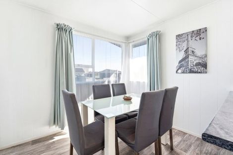 Photo of property in 27 Cross Street, Castlecliff, Whanganui, 4501