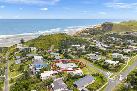 Photo of property in 6 Bayly Street, Baylys Beach, Dargaville, 0377