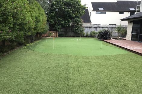 Photo of property in 5 Quedley Court, Eastern Beach, Auckland, 2012